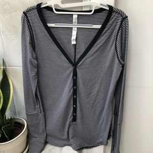Lululemon Long sleeve top Size 8
